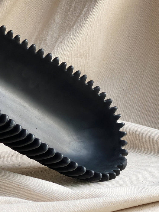 FORMA handmade concrete bowl: GRAPHITE BLACK