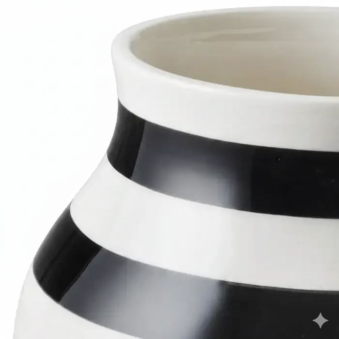 Kähler - Omaggio - Large Hand-Painted Ceramic Vase - Black: 12.2 Inches