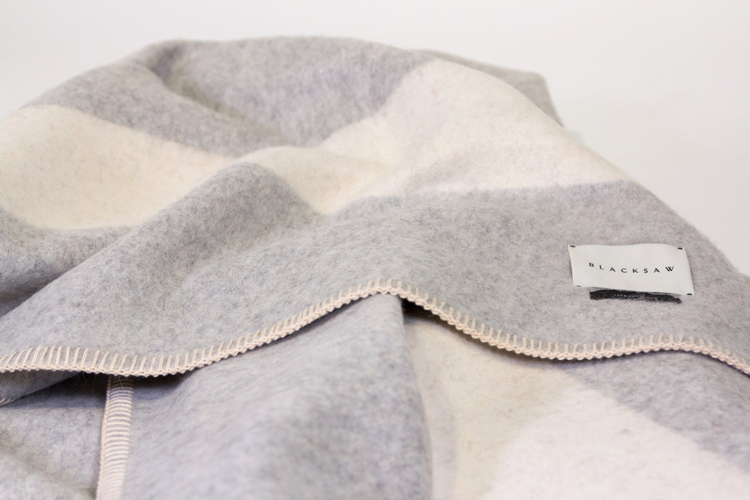 Blacksaw - The Siempre 100% Recycled Light Heather, Queen Size Blanket